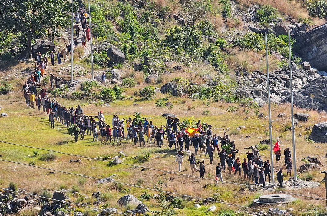 जाजरकोटमा भूकम्पबाट मृत्यु भएकाहरुलाई नलगाड नगरपालिकाको दल्लीमा सामूहिक दाहसंस्कारका लागि लगिँदै। तस्बिर : सुरेश आचार्य/रासस